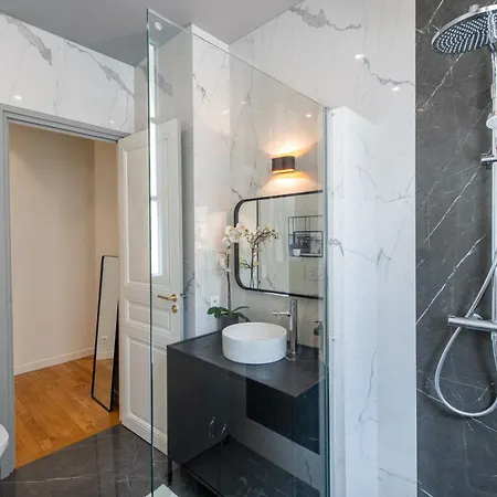 Апартаменты Arc De Triomphe - Luxury 1 Bedroom *
