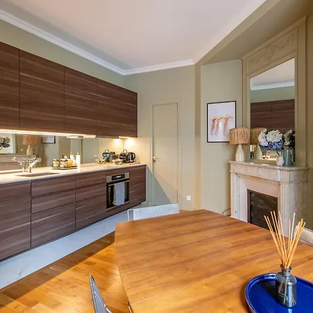 Апартаменты Arc De Triomphe - Luxury 1 Bedroom *